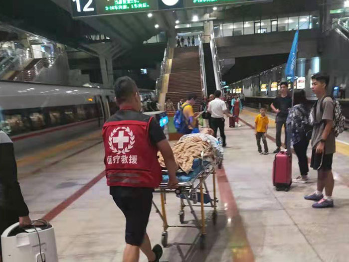 飞机及高铁转运病人12